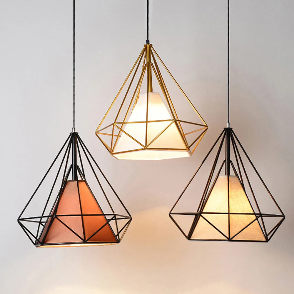 Lampadario in metallo elegante stile industriale