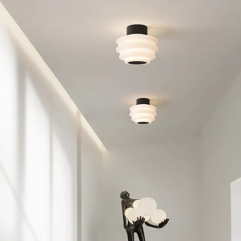 Elegante lampadario scandinavo luminoso