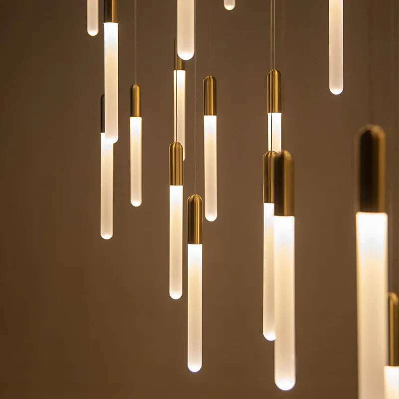 Elegante lampadario nordico moderno luminoso