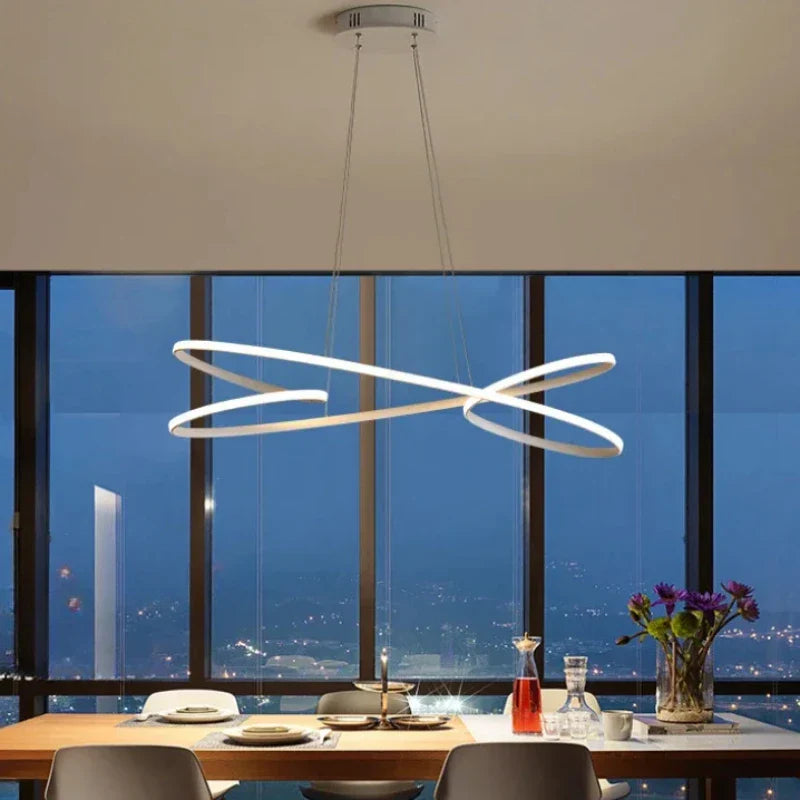 Lampadario in metallo design contemporaneo sospeso