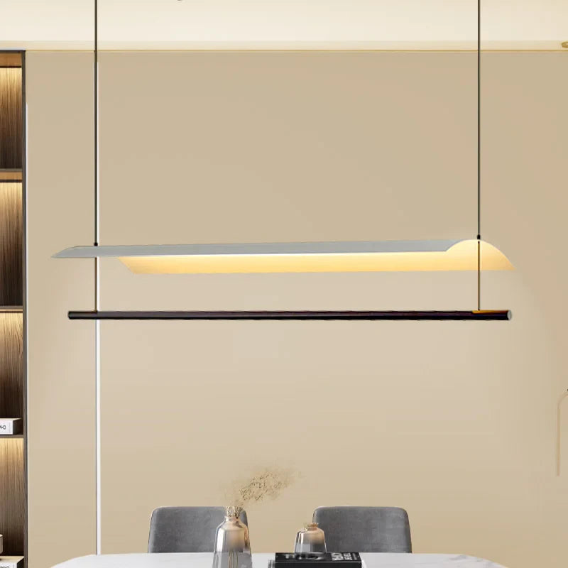 lampadario sospeso minimalista ed elegante per interni moderni