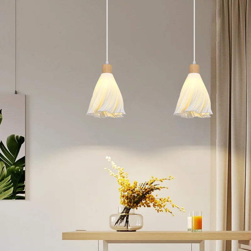 Lampadario scandinavo in legno chiaro design