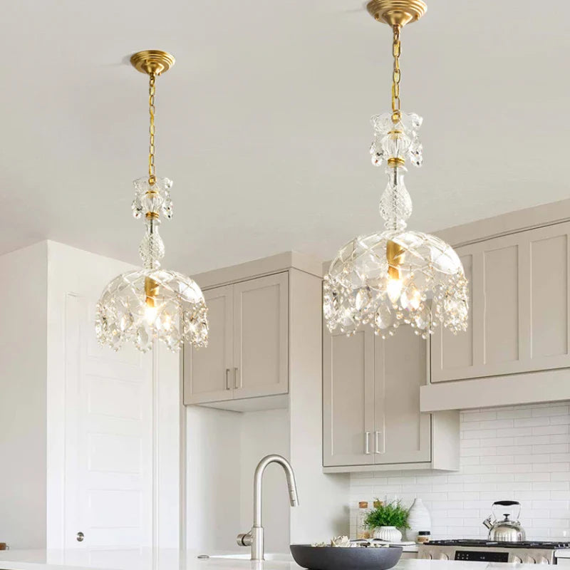 lampadario retrò in cristallo per decorazione interna elegante