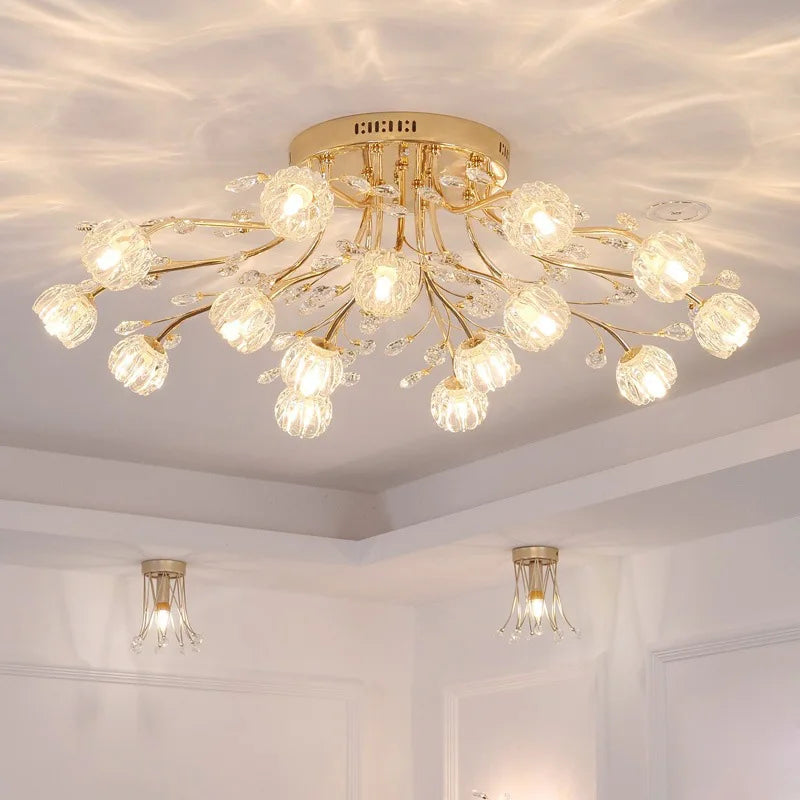 Lampadario moderno luminoso e raffinato