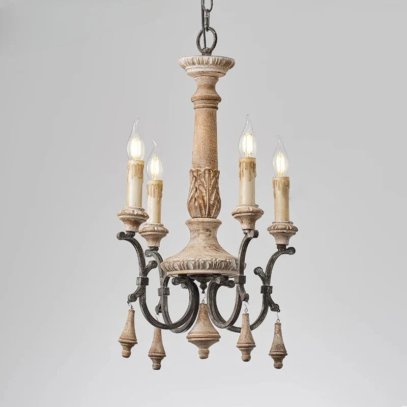 Lampada vintage in legno, fascino assicurato.