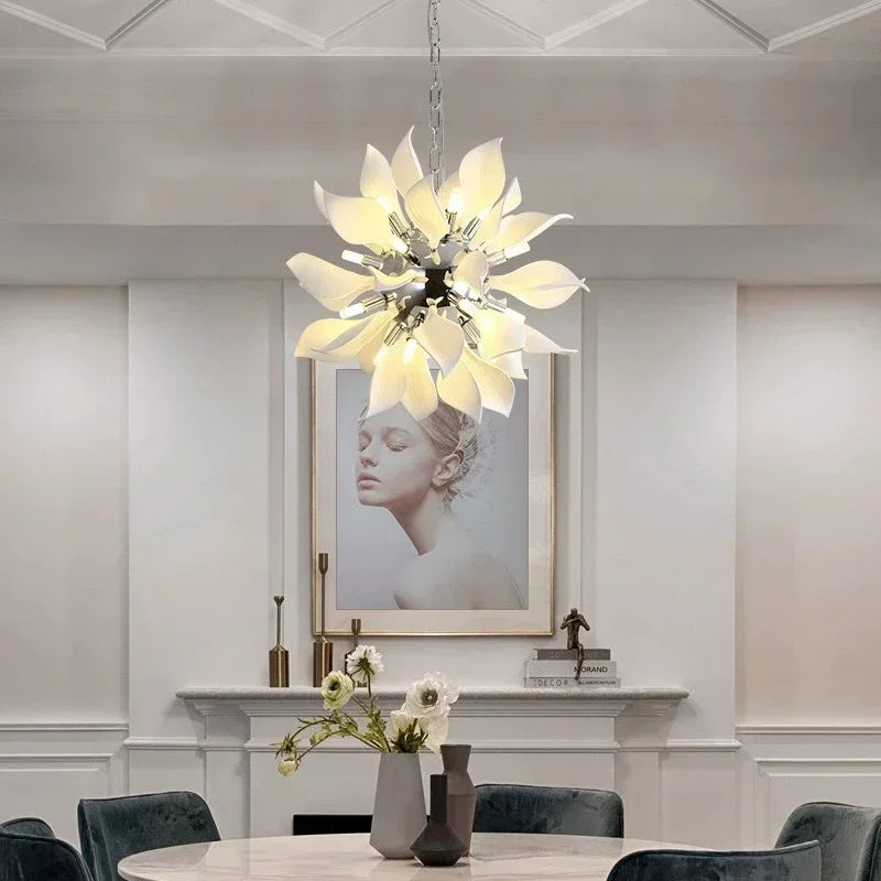 lampadario moderno in ceramica con petali di fiori e luce led