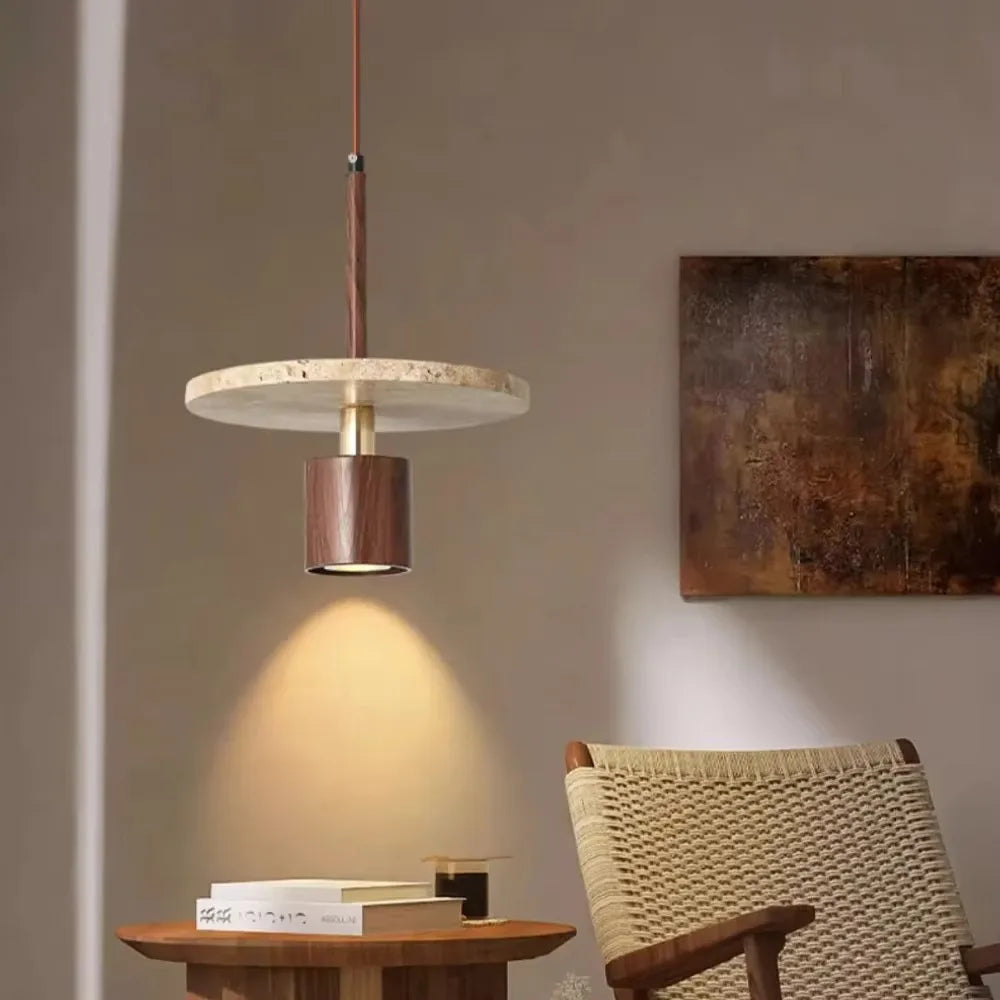 lampadario moderno in pietra per ristorante e comodino