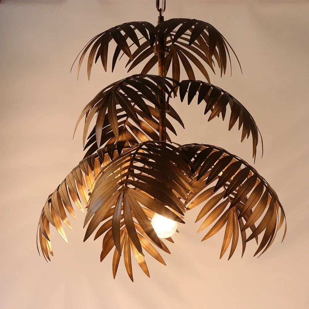 lampadario industriale vintage in foglie di cocco stile bohémien tropicale