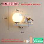 Applique Murale Rechargeable Élégante Et Ludique. Cheval Blanc À Droite / Lumière Chaude Chambre