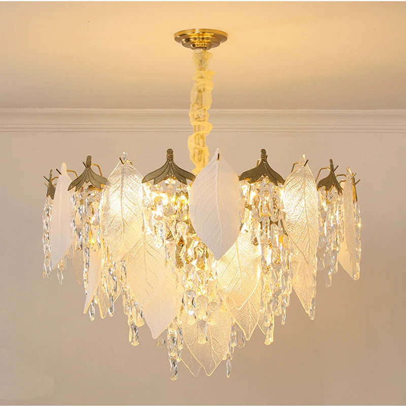 lampadario in cristallo design creativo per illuminazione moderna