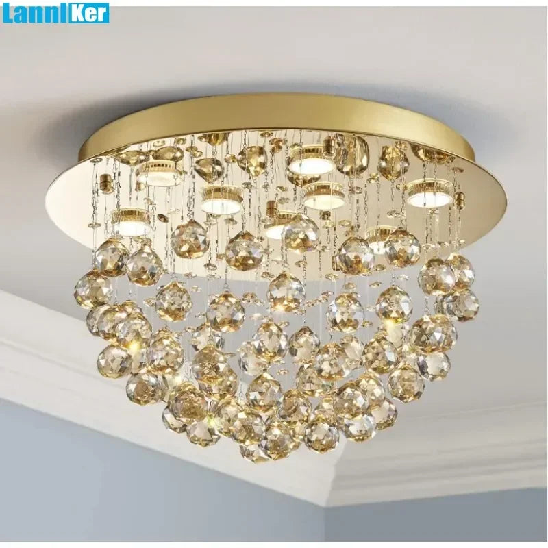 lampadario in cristallo moderno per illuminazione interna elegante