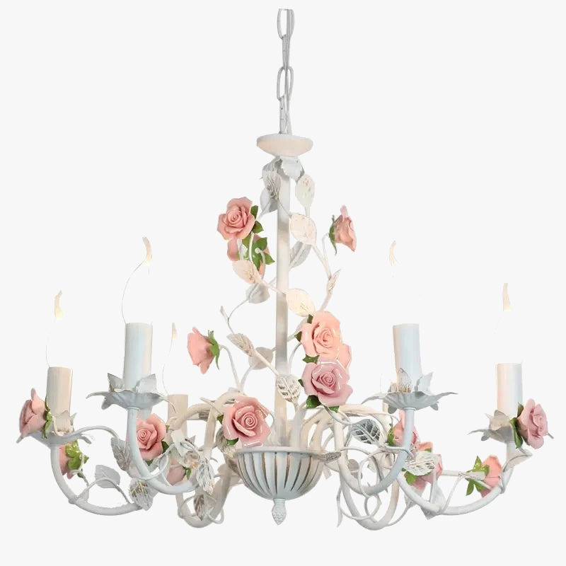 lampadario in ferro battuto con decorazioni di rose romantiche e fiori pastorali