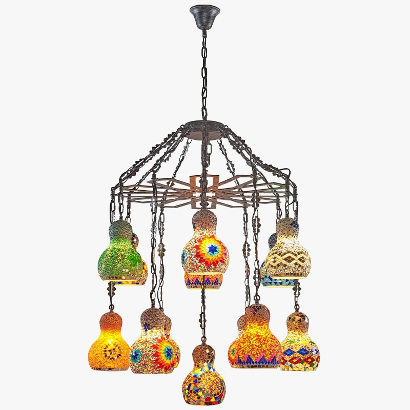 Lampadario turco vintage luminoso elegante.