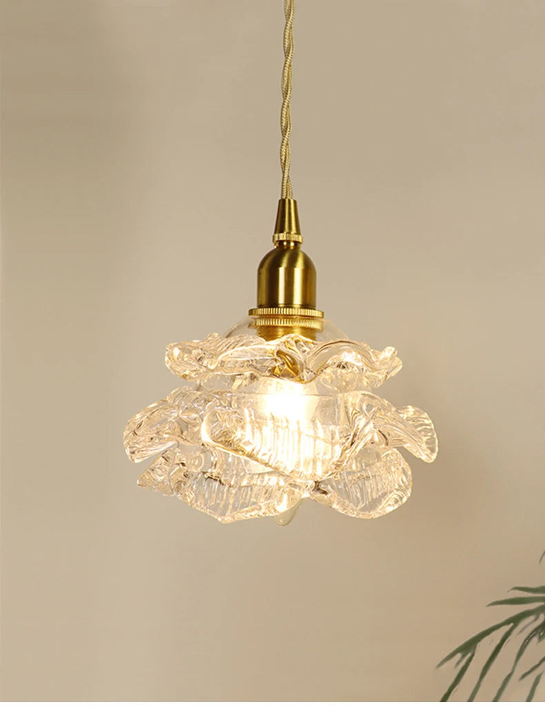 lampadario romantico in vetro vintage per interni eleganti