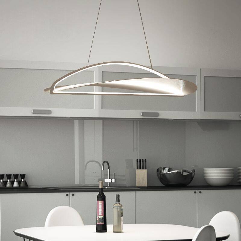 Lampadario moderno elegante e luminoso