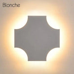 Voici La Transformation Du Titre: Applique Murale Design À Géométrie Lumineuse Métal. Blanc / B